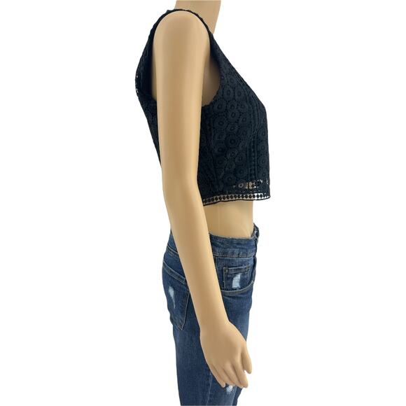 Abercrombie & Fitch (M) Black Lace Doily Sleeveless Crop Top - Picture 4 of 6